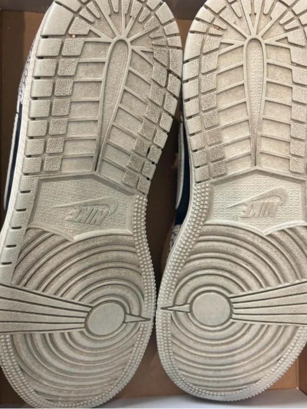 Jordan Kids Low-Top Sneakers in Cream with Black Elephant Print